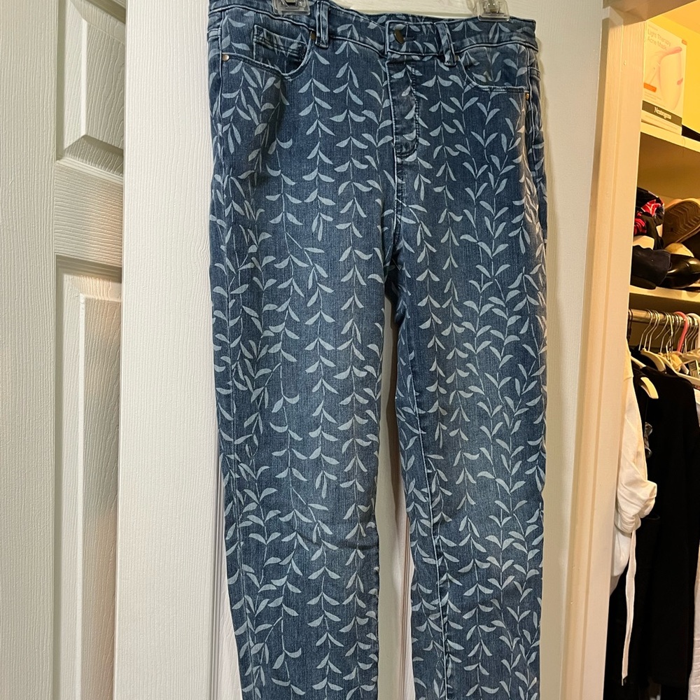 Leaf print Jean jeggings M/L